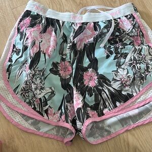 Nike floral gym shorts size small, barely worn